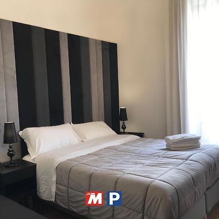 Motta Palace Apartments & Rooms Motta SantʼAnastasia Buitenkant foto