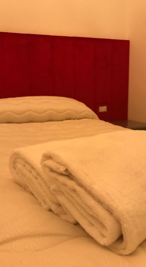 Motta Palace Apartments & Rooms Motta SantʼAnastasia Buitenkant foto