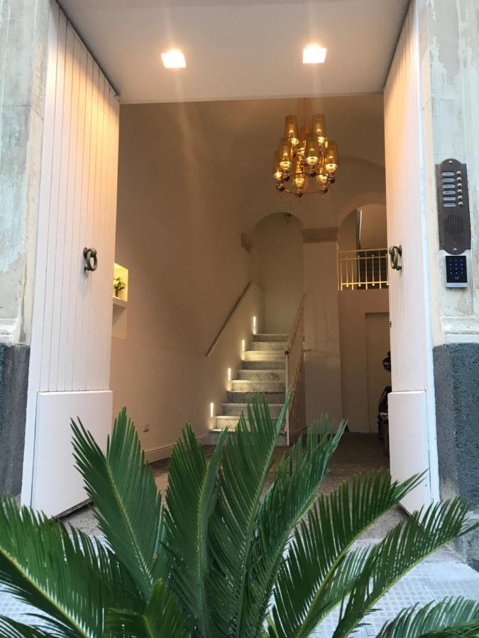 Motta Palace Apartments & Rooms Motta SantʼAnastasia Buitenkant foto