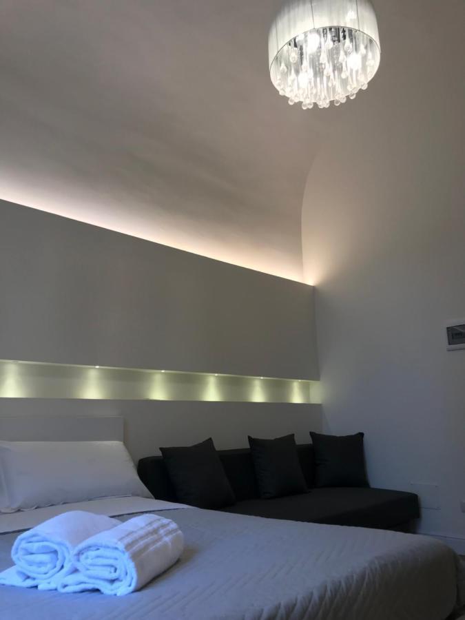 Motta Palace Apartments & Rooms Motta SantʼAnastasia Buitenkant foto