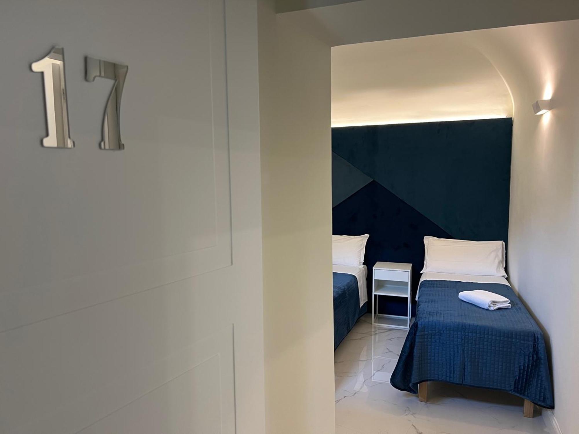 Motta Palace Apartments & Rooms Motta SantʼAnastasia Buitenkant foto